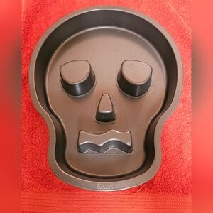 Wilton Black Skull Cake Mold
